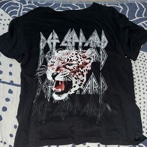 Black Def Leppard graphic tee